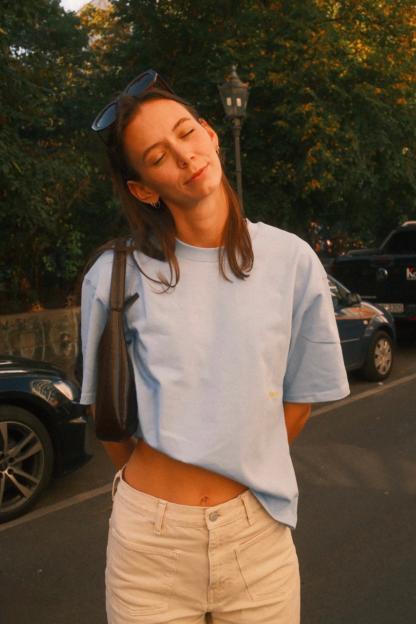 Heliophilia Oversized T-Shirt in Pastellblau – Zeitgeist Studios