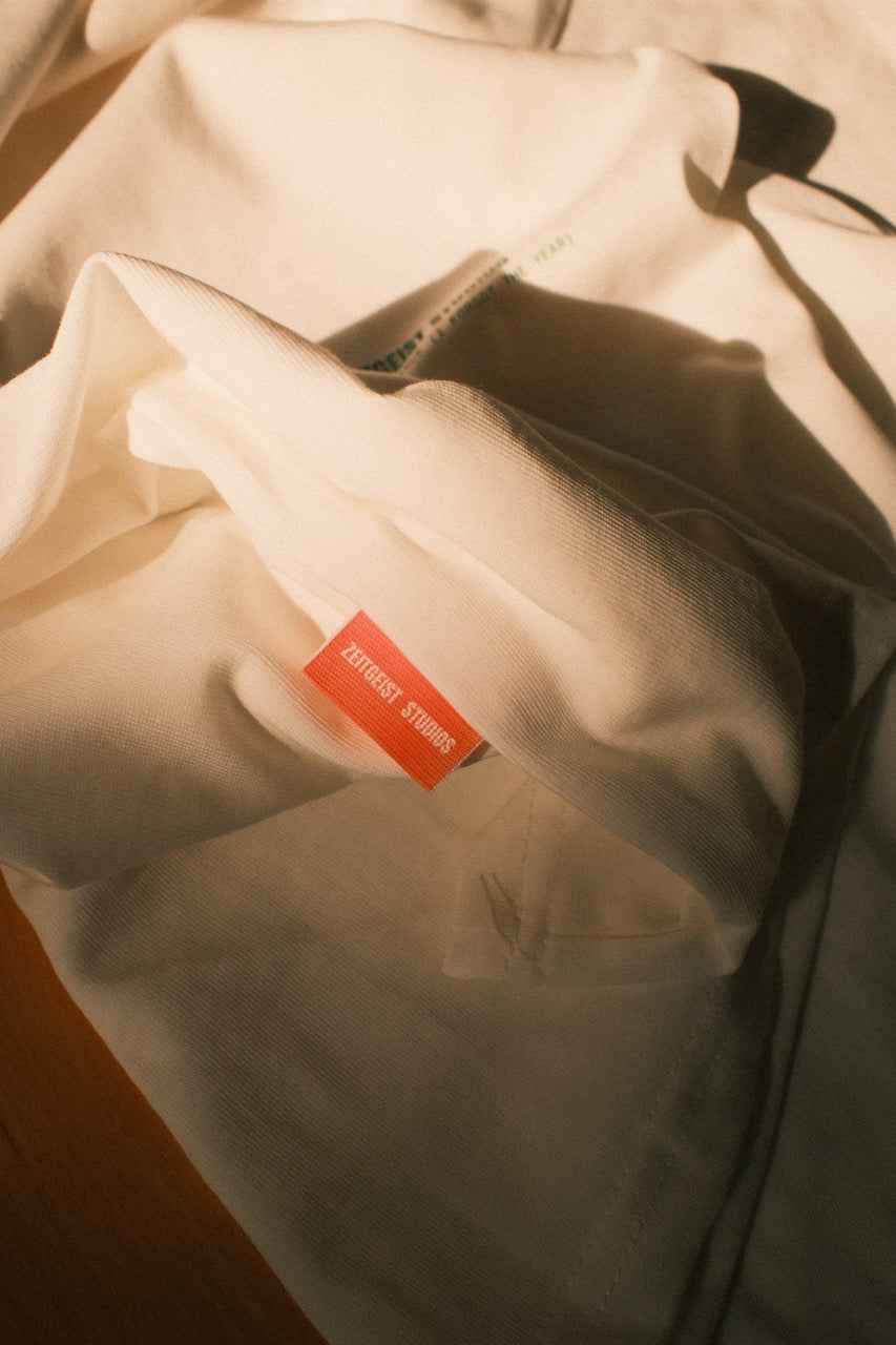 Out of Office Oversized T-Shirt in Creme – Zeitgeist Studios