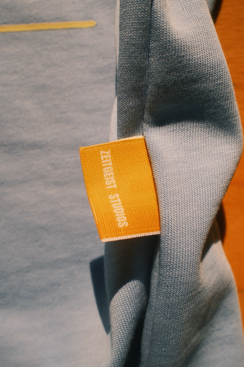 Heliophilia Oversized T-Shirt in Pastellblau – Zeitgeist Studios
